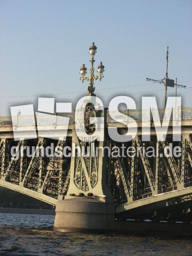 111 ER Kirow Brücke.JPG